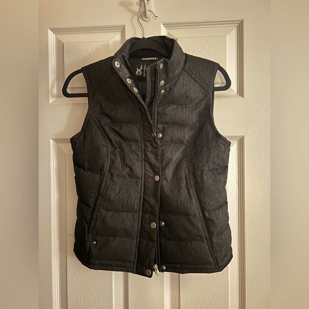Women’s heathered grey/black Spyder down vest